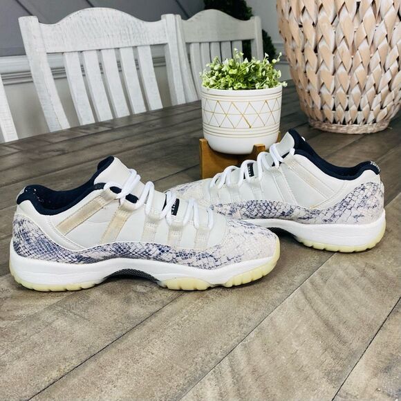 Nike Air Jordan 11 Retro Low Light Bone Snakeskin Sneakers Size 7y - Picture 5 of 7